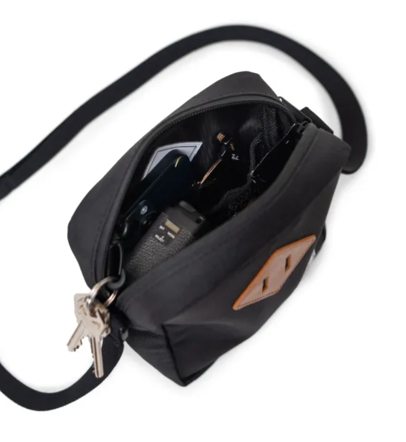 กระเป๋าสะพายข้าง รุ่น Heritage Crossbody  3