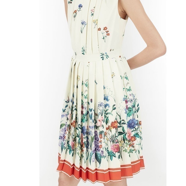 เดรสลายดอกไม้ สีขาวออฟไวท์ Floral Print Dress รุ่น 4116 3