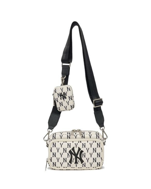 กระเป๋าสะพาย Monogram รุ่น 3ACRS012N 1