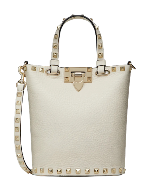 กระเป๋าแบรนด์เนม ราคาไม่เกิน 50,000 รุ่น Rockstud Crossbody Pouch In Grainy Calfskin 1