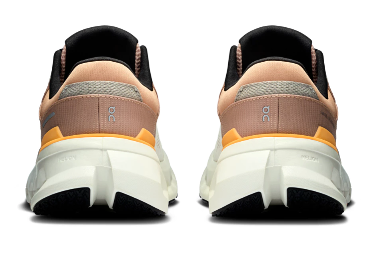 Cloudrunner 2 Wide 4