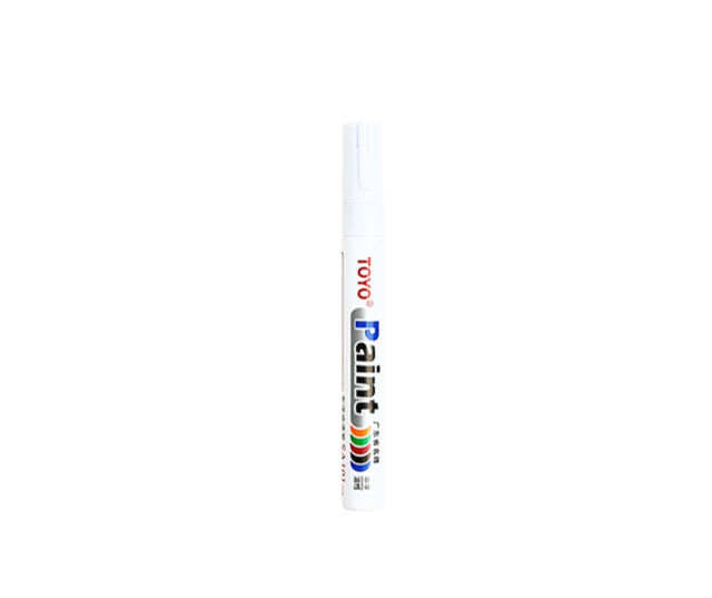 ปากกาสีขาว Art Markers 1