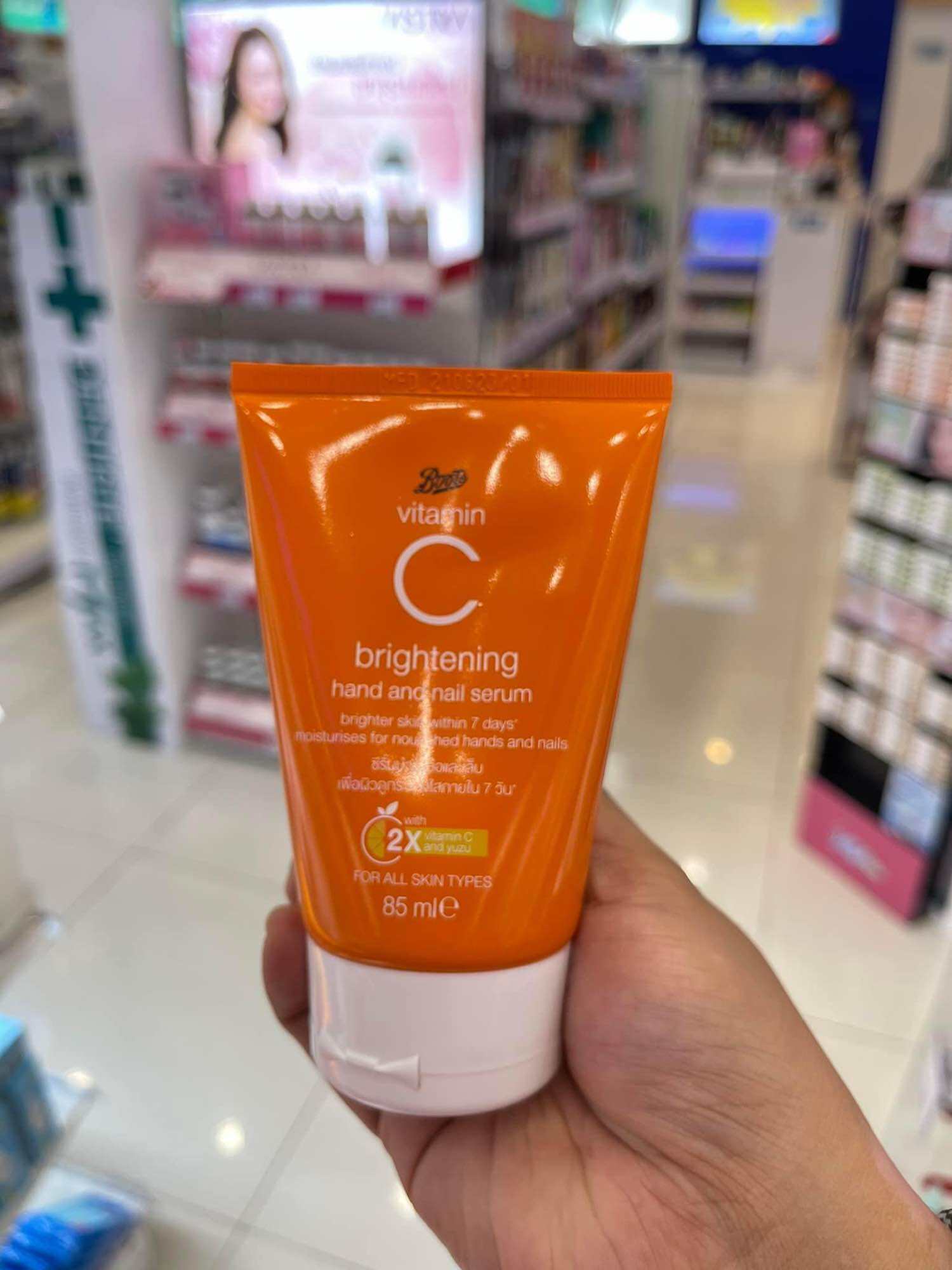 Vitamin C Brightening Hand And Nail Serum 3
