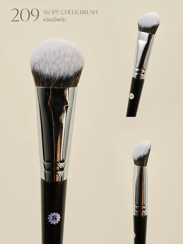 209 Slope Cheek Brush 3