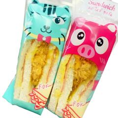 ขนมปังหมูหยอง แซนด์วิชโบราณไส้ทะลัก