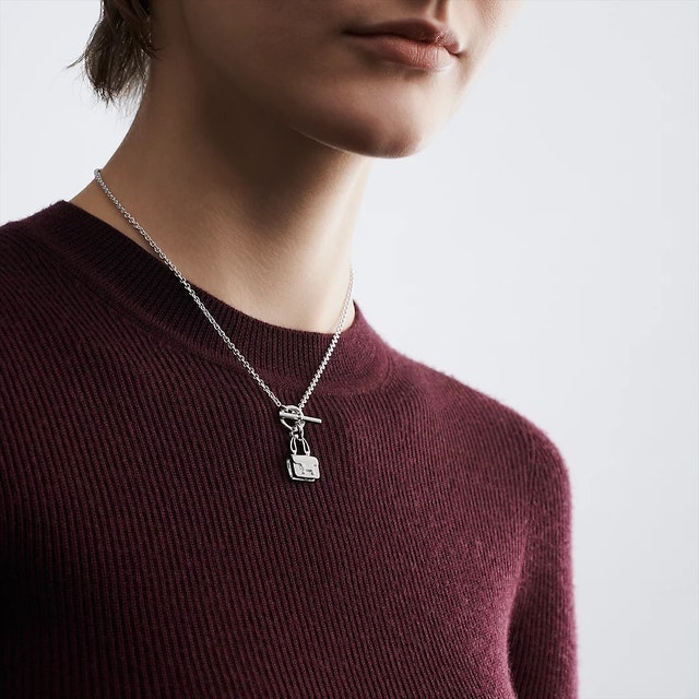 สร้อยคอแบรนด์เนม ผู้หญิง รุ่น Amulettes Constance pendant 3