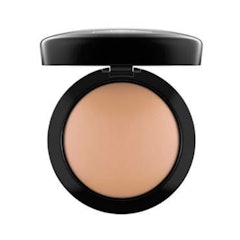 1. MAC Mineralize Skinfinish Natural