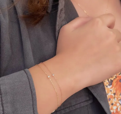 9K Tiny Gold Bracelet with Diamond 3