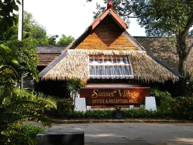 ที่พักบางเสร่ ติดทะเล ซันเซ็ท วิลเลจ บีช รีสอร์ท 3