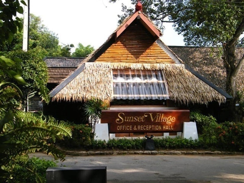ที่พักบางเสร่ ติดทะเล ซันเซ็ท วิลเลจ บีช รีสอร์ท 3