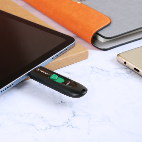 Flash Drive รุ่น JetFlash 790C 2