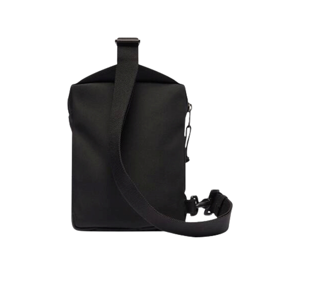 กระเป๋าแบรนด์เนมผู้ชาย รุ่น Men's Explorer Crossbody Messenger Bag in Black 2