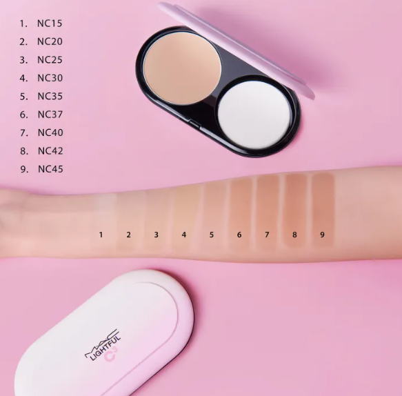 Lightful C³ Natural Silk Powder Foundation 3