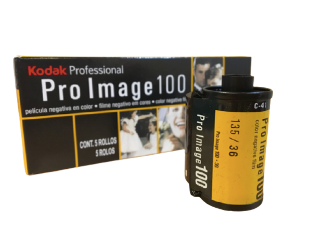 10 อันดับ ฟิล์มสีถ่าย Portrait ยี่ห้อไหนดี ปี 2026 ได้ภาพคลาสสิก ถ่ายสวย ทั้งกลางวันและกลางคืน 3