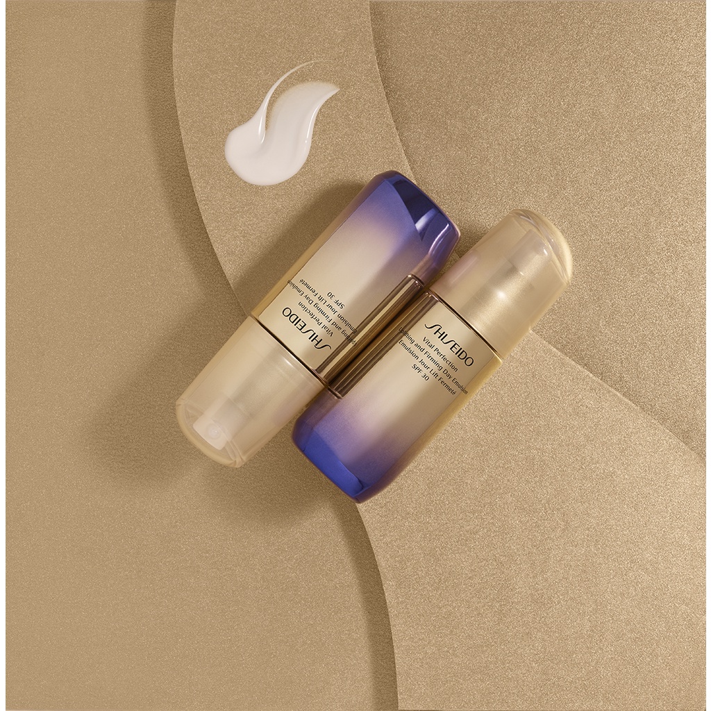 Vital Perfection LiftDefine Radiance Serum 3