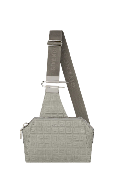 กระเป๋า Givenchy รุ่น Small Antigona Crossbody Bag In Box Leather 3