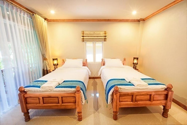 ที่พักอัมพวา Baan Nam Pen Resort 4