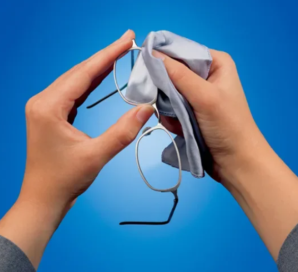 Glasses Cleaner 2