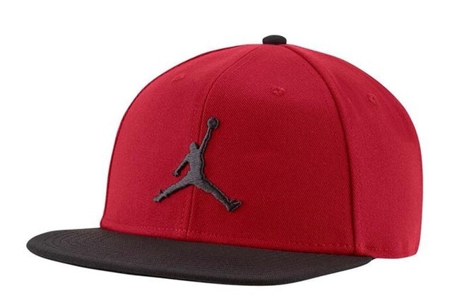 10 หมวก Snapback ยี่ห้อไหนดี ปี 2026 รวมดีไซน์ Hip-Hop และสตรีทสไตล์ แบบตาข่าย 2