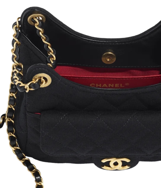 กระเป๋า Chanel รุ่น Small Hobo  6