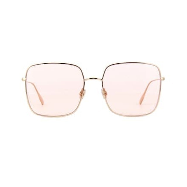 10 แว่นกันแดด Dior รุ่นไหนดี ปี 2026 ดีไซน์สวย หรูหรา แมชได้หลายลุค 1