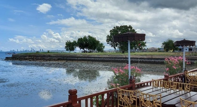 ที่พักบางเสร่ ติดทะเล เรือนทะเล บางเสร่ 3