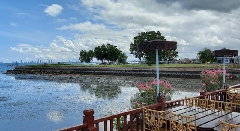 ที่พักบางเสร่ ติดทะเล เรือนทะเล บางเสร่ 3