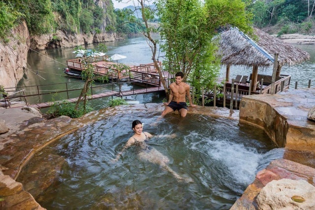 ที่พักไทรโยค ริมน้ำ หินตก ริเวอร์ แคมป์ 3