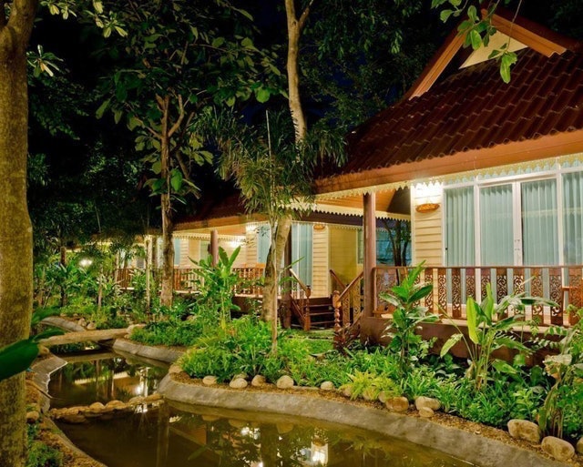 ที่พักอัมพวา Baan Nam Pen Resort 3