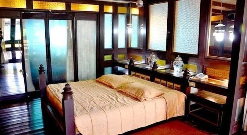 ที่พักบางเสร่ ติดทะเล เรือนทะเล บางเสร่ 4