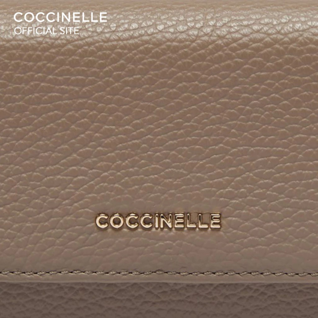 กระเป๋า Coccinelle รุ่น Metallic Soft 3