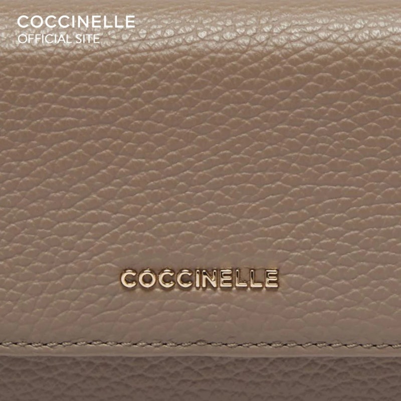 กระเป๋า Coccinelle รุ่น Metallic Soft 3