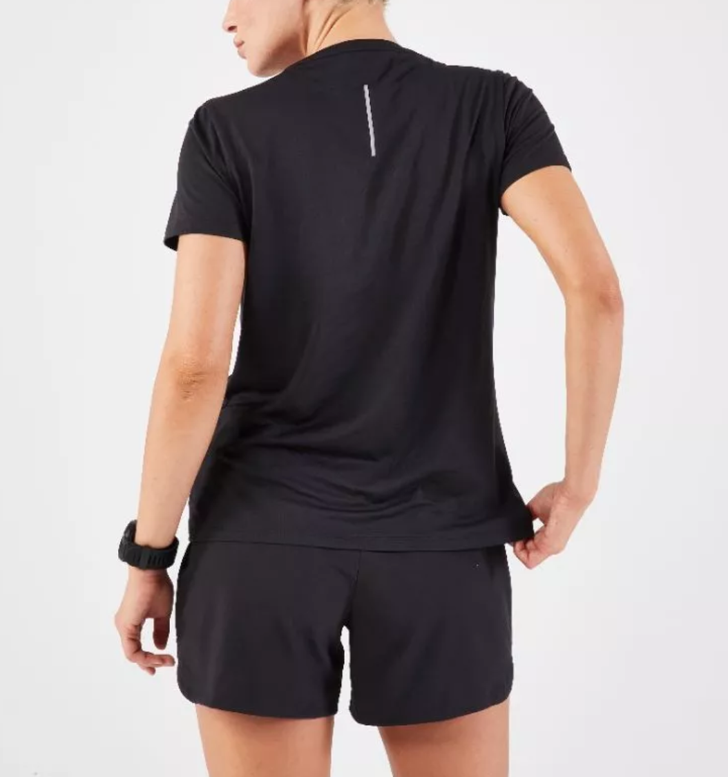 เสื้อยืดผู้หญิงสำหรับใส่วิ่ง รุ่น Kiprun Run - Black 2