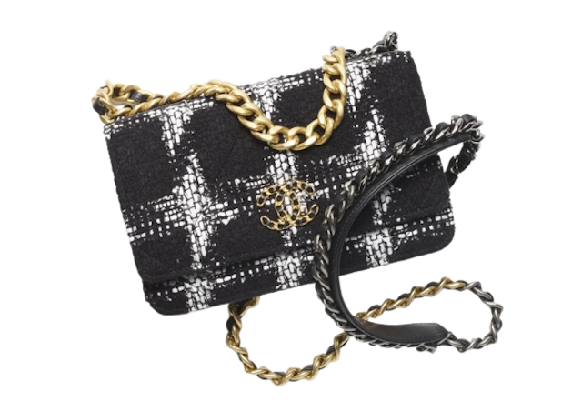 กระเป๋า Chanel รุ่น Chanel 19 Wallet On Chain 2