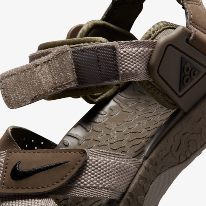 เลือกจากดีไซน์ของรองเท้าแตะ Nike ผู้ชาย