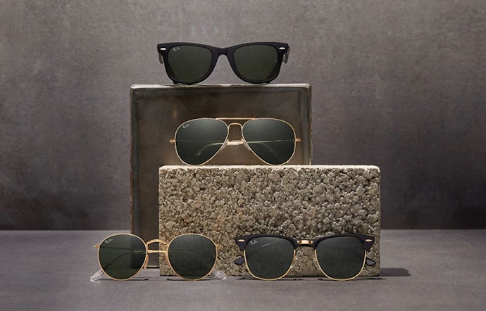 เลือกจากชนิดเลนส์ของแว่นกันแดด Ray-Ban
