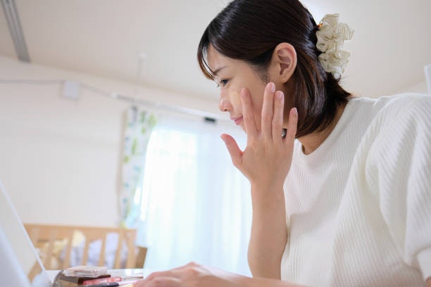 สำหรับมือใหม่หัดแต่งหน้าแนะนำให้เลือก Hydrate Primer ที่เป็นเนื้อเจลหรือน้ำ