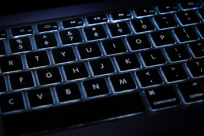 คีย์บอร์ดแบบมีไฟ Backlit ช่วยให้ใช้งานสะดวกกว่า