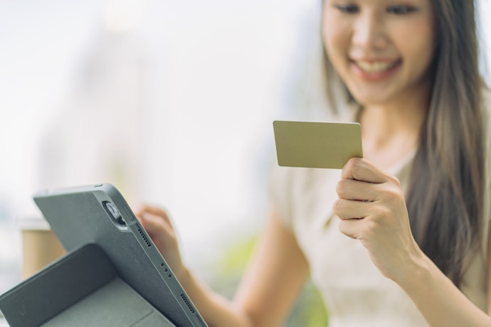 ตรวจสอบค่าธรรมเนียมรายปีและอัตราดอกเบี้ยของบัตรอิออน