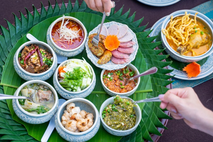 เลือกของฝากประเภทของกินหรืออาหารพื้นเมืองขึ้นชื่อของเชียงราย
