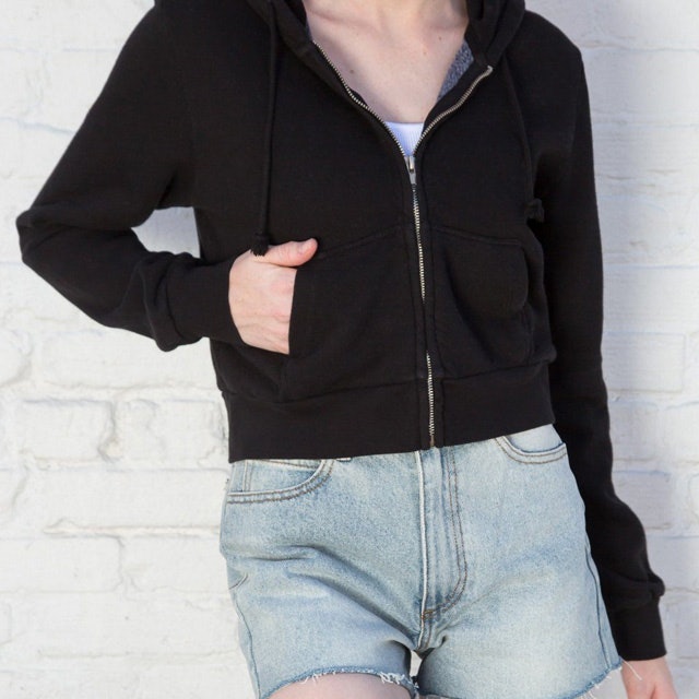 เลือกเสื้อ Brandy Melville ให้เหมาะกับสรีระร่างกาย