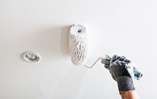 เลือกสีทาฝ้าเพดานที่ทนชื้นและกันเชื้อราได้ดี
