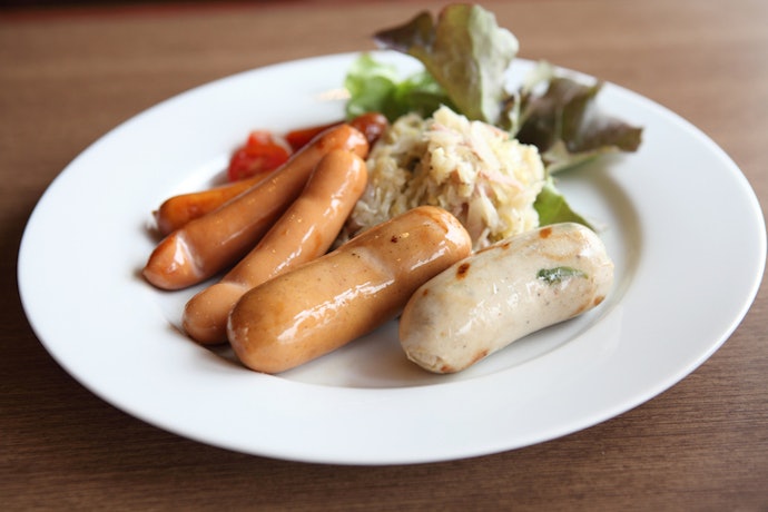 เลือกไส้กรอกจากประเภทเนื้อสัตว์ที่ต้องการ