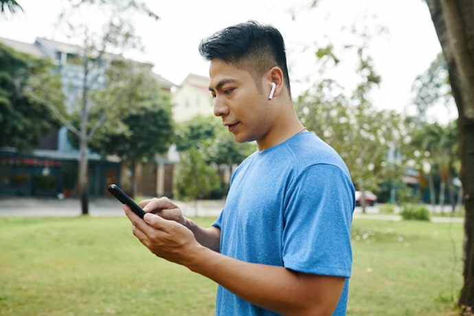 สำหรับหูฟังไร้สาย พิจารณาเวอร์ชันของ Bluetooth และ Codec ที่รองรับ