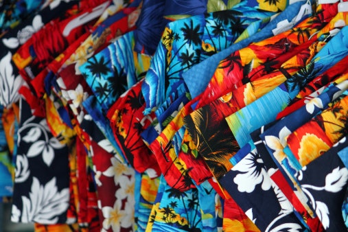 เลือกจากดีไซน์และรูปทรงของเสื้อฮาวาย