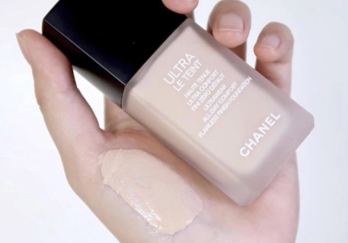 เลือกจากฟินิชผิวหลังทารองพื้น Chanel ที่ตรงกับความต้องการ