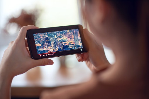 เลือกโทรศัพท์ Sony Xperia ที่มีจอแสดงแบบ OLED