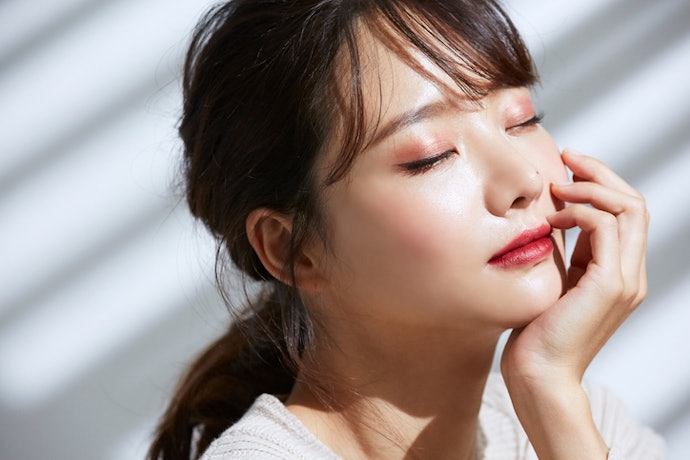 เลือกไพรเมอร์ที่มีสารกันแดดเพื่อลดขั้นตอนแต่งหน้าได้ โดยแนะนำค่า SPF 30 ++ PA +++