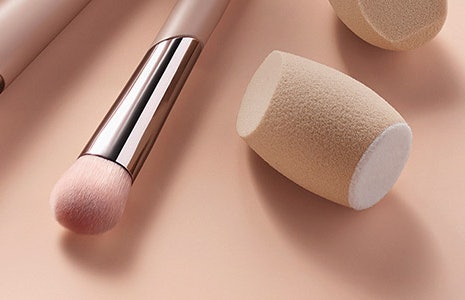 เลือกไอเทมที่เป็นอุปกรณ์เสริมสวย/อุปกรณ์แต่งหน้าของ Fenty Beauty
