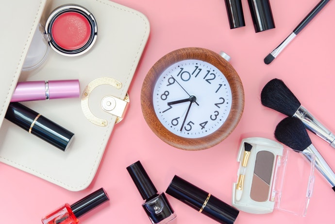 เลือกรองพื้น REVLON รูปแป้งพัฟฟ์ สำหรับคนที่มีเวลาแต่งหน้าน้อยและไม่ต้องการปกปิดมากมาย